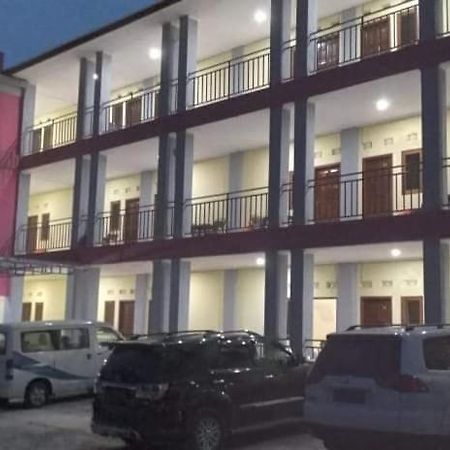 Fx72 Labuan Bajo Hotel Exterior foto