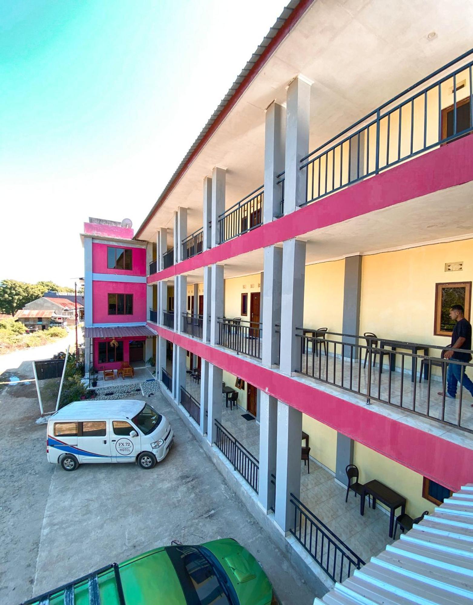 Fx72 Labuan Bajo Hotel Exterior foto