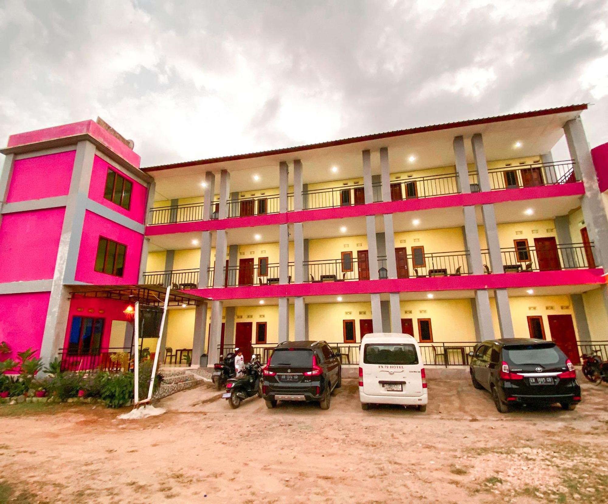 Fx72 Labuan Bajo Hotel Exterior foto